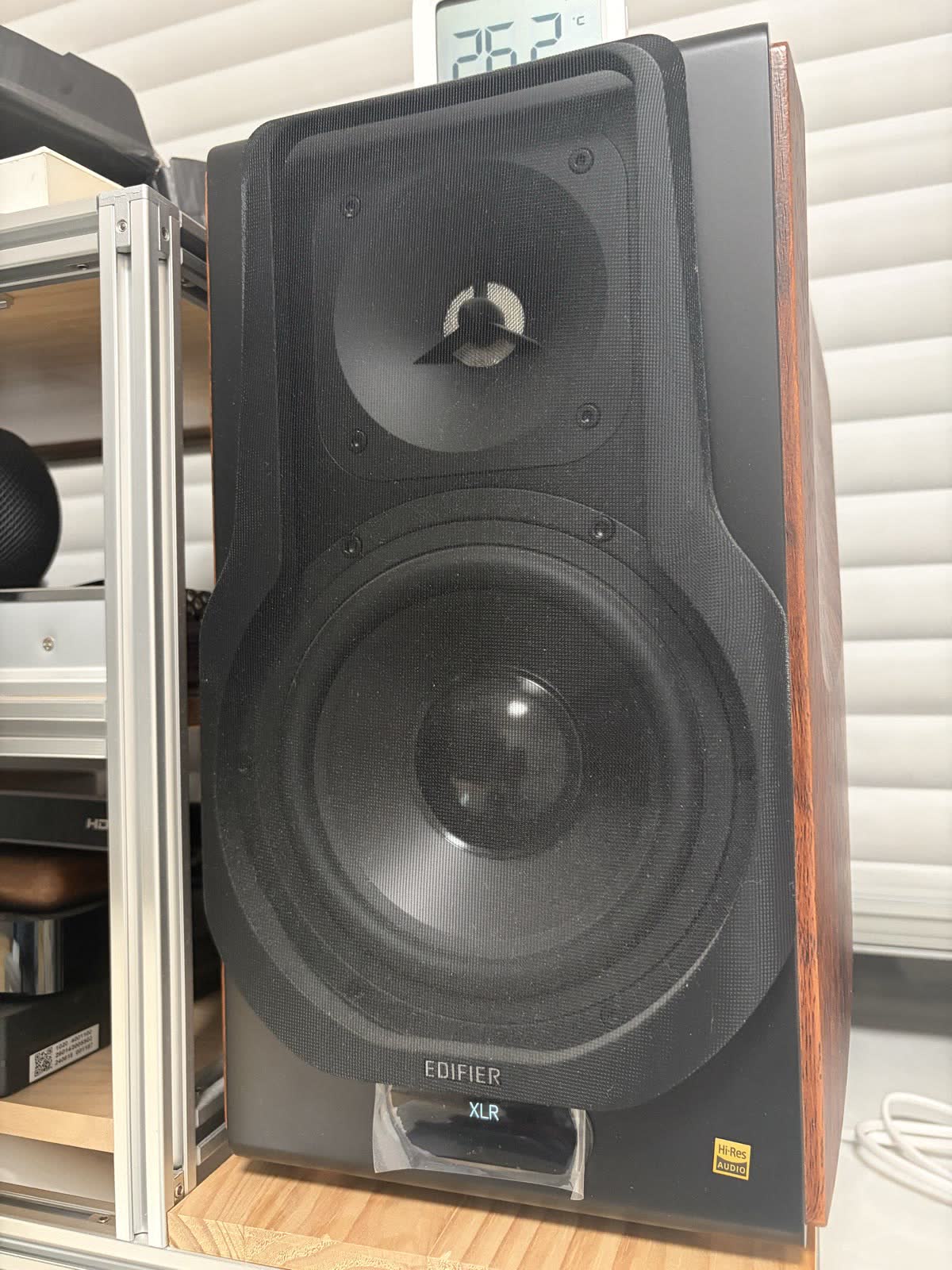 S3000MKII 主箱正面，图中标注了 XLR 输入位置